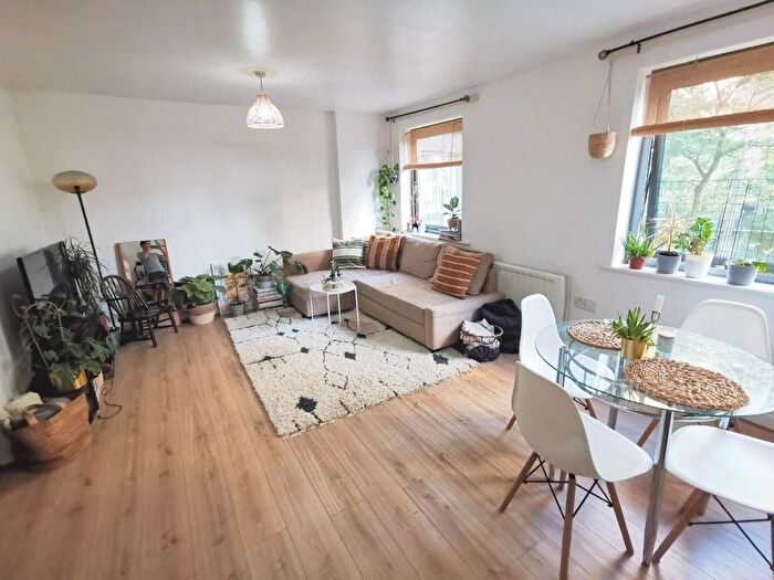 1 Bedroom Flat To Rent In Ebbett Court, Victoria Road, London, W3