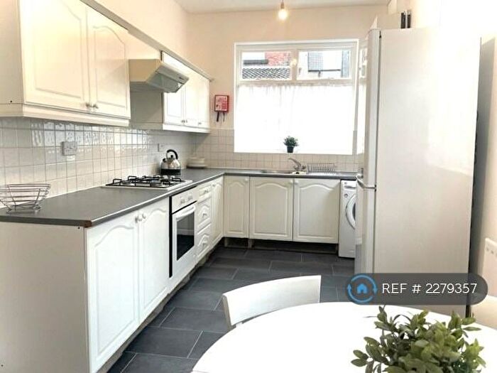 4 Bedroom Terraced House To Rent In Cawdor Road, Manchester, M14