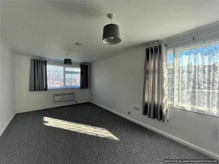 2 Bedroom Flat To Rent In Dale Court, Church Avenue, Northolt, UB5