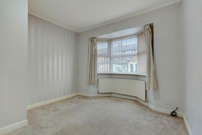 1 Bedroom Flat To Rent In Morton Road, Stratford, London, E15