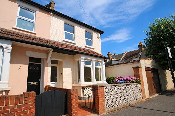 3 Bedroom Property To Rent In Lancing Road, Croydon, CR0