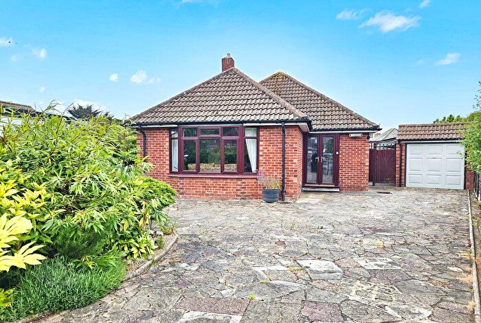 2 Bedroom Detached Bungalow For Sale In Pilgrims Way, Hill Head, PO14