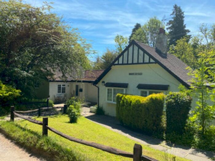 2 Bedroom Cottage To Rent In Roughets Lane, Bletchingley, Redhill, RH1