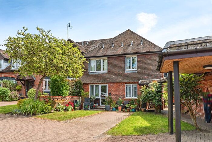 1 Bedroom Flat For Sale In Redwood Manor, Haslemere, GU27