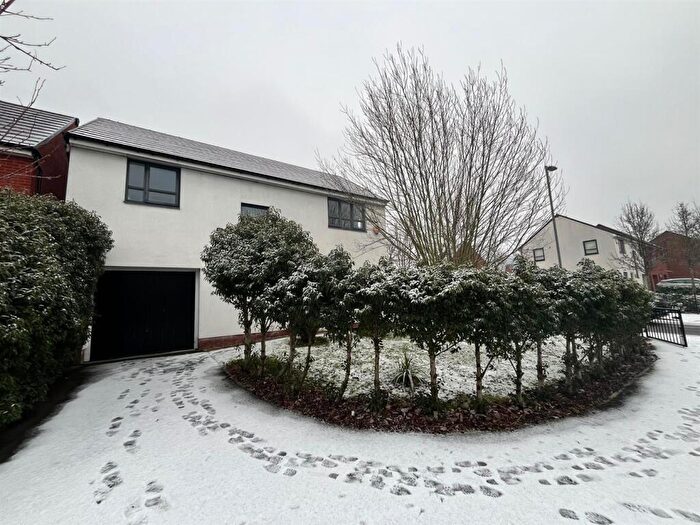 4 Bedroom House To Rent In Delaney Way, Salford, M7