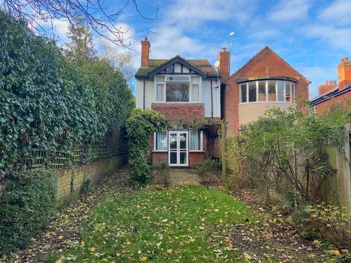 4 Bedroom Semi-Detached House To Rent In Park Walk, Rugby, CV21