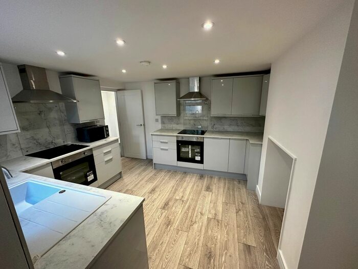 6 Bedroom End Of Terrace House To Rent In Albion Road, Gravesend, Kent, DA12