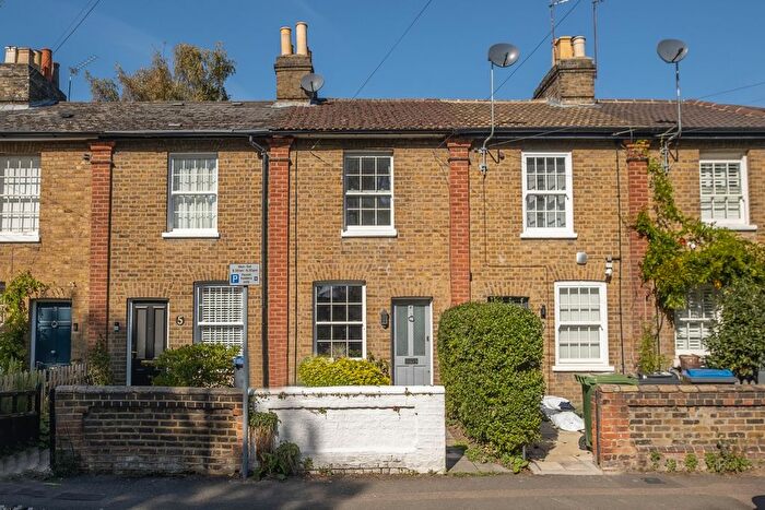 3 Bedroom Cottage To Rent In Victoria Road, Kingston Upon Thames, KT1