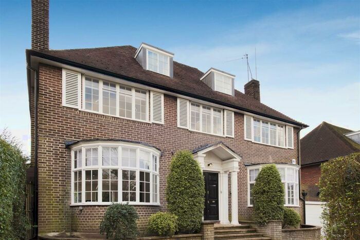 6 Bedroom Detached House To Rent In Deacons Rise, Hampstead Garden Suburb, N2