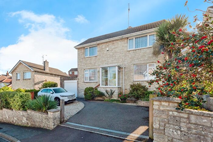 3 Bedroom Detached House For Sale In Everest Road, Weymouth, DT4
