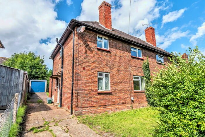 6 Bedroom Semi-Detached House To Rent In Southway, Guildford, Surrey, GU2