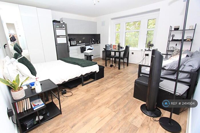 Studio To Rent In Junction Road, London, N19