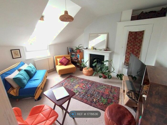 1 Bedroom Flat To Rent In Montem Road, London, SE23