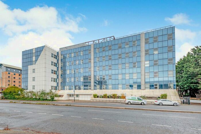 1 Bedroom Flat For Sale In London Road, Crawley, RH10