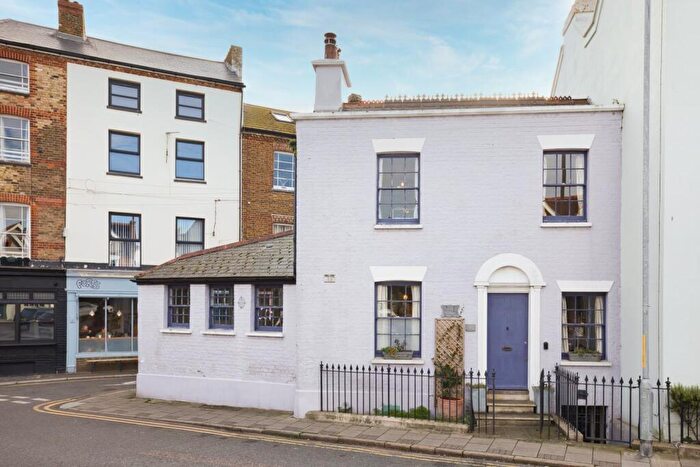 3 Bedroom Semi Detached House For Sale In York Street, Broadstairs, CT10