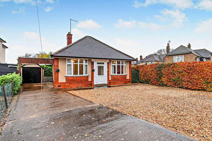 2 Bedroom Detached Bungalow For Sale In Glebe Road, Market Harborough, LE16
