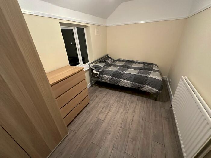 1 Bedroom Flat To Rent In Benson Road, Headington, OX3