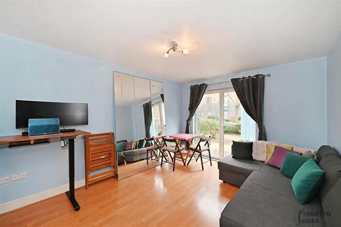 1 Bedroom Apartment To Rent In Padstone House, Capulet Square, London, E3