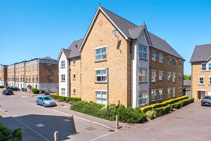 2 Bedroom Flat For Sale In Angelica Square, Maidstone, Kent, ME16
