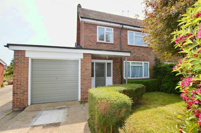 3 Bedroom Semi-Detached House To Rent In Ilbury Close, Shinfield, Reading, RG2