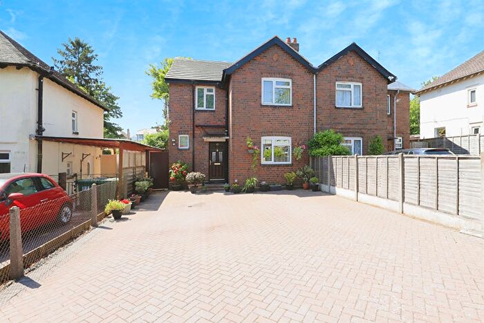 3 Bedroom Semi-Detached House For Sale In Tomkinson Drive, Kidderminster, DY11