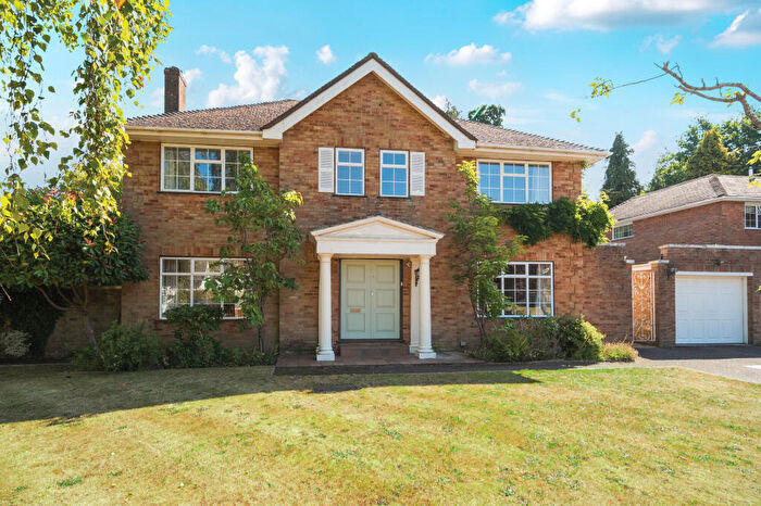 4 Bedroom Detached House For Sale In Amberley Close, Send, GU23