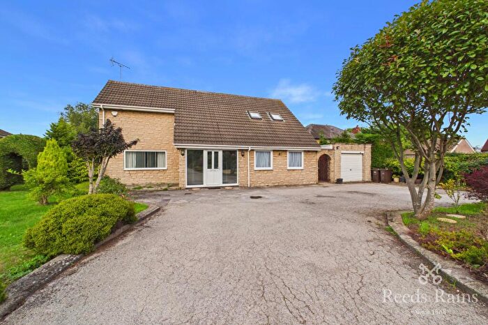 4 Bedroom Detached House For Sale In Doncaster Road, Carlton-in-Lindrick, Worksop, Nottinghamshire, S81