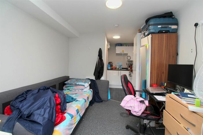 1 Bedroom Flat To Rent In Monthermer Road, Cardiff, CF24