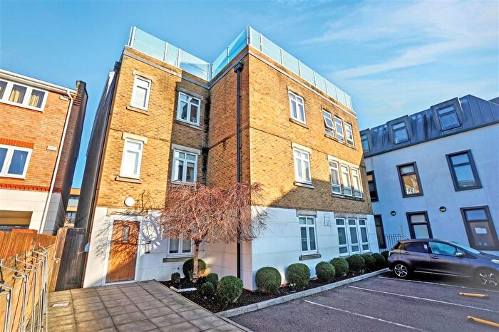 1 Bedroom Flat For Sale In London Road, Kingston Upon Thames, KT2
