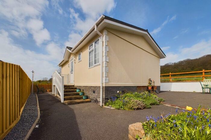 2 Bedroom Mobile/park Home For Sale In Elmtree Avenue, Tickenham, Clevedon, North Somerset, BS21
