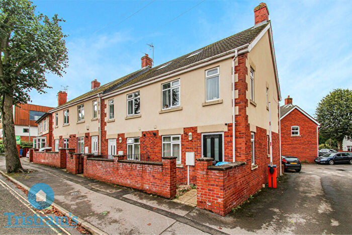 3 Bedroom Town House For Sale In New Lawn Road, Ilkeston, DE7