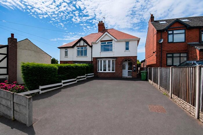 3 Bedroom Semi-Detached House For Sale In Heanor Road, Codnor, Ripley, DE5