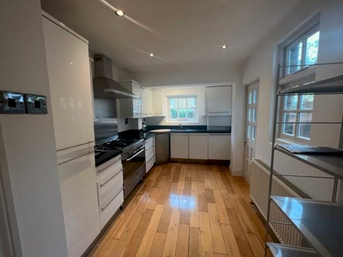 2 Bedroom House To Rent In Peabody Cottages, Rosendale Road, Herne Hill, London, SE24