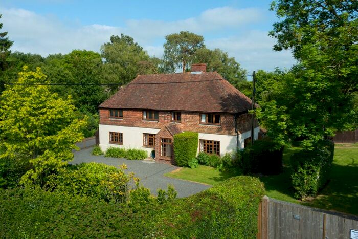 6 Bedroom Detached House For Sale In Faversham Road, Wichling, ME9