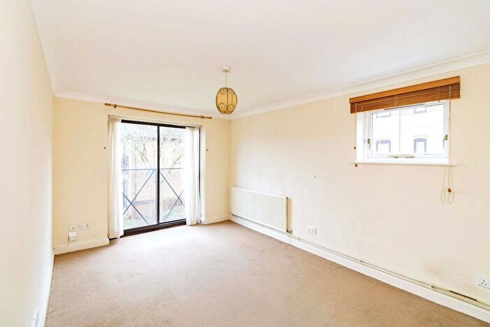 1 Bedroom Flat To Rent In Park Street, Shirley, Southampton, SO16