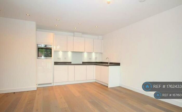1 Bedroom Flat To Rent In Berwick House, Orpington, BR6