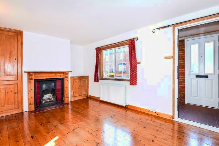 2 Bedroom End Of Terrace House To Rent In Henley-on-Thames, Town Centre, RG9