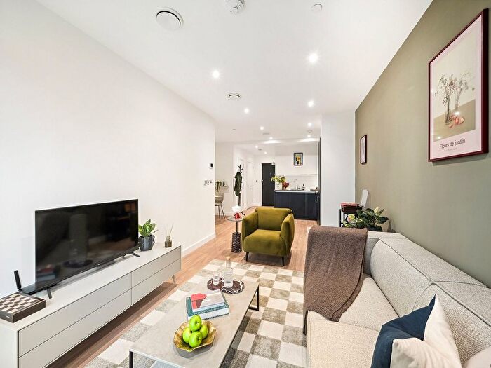 1 Bedroom Flat To Rent In Uncle Acton, Victoria Road, W3