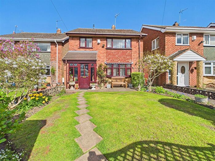 3 Bedroom Detached House For Sale In The Beeches, Rugeley, WS15