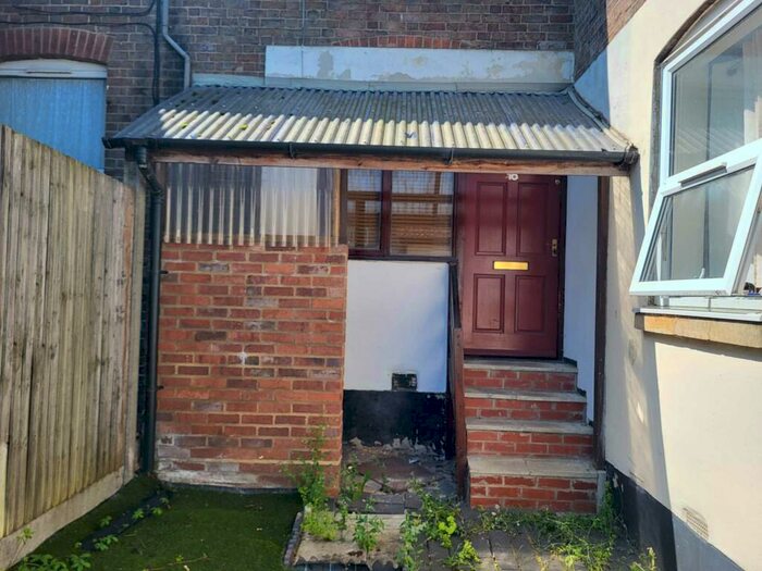 1 Bedroom Maisonette To Rent In Russell Street, Luton, LU1