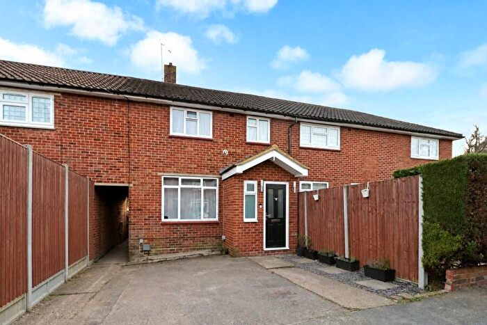 3 Bedroom Terraced House To Rent In Woking, Surrey, GU21