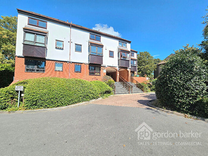 1 Bedroom Apartment For Sale In Wellington Road, Bournemouth, Dorset, BH8