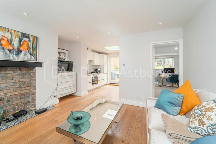 2 Bedroom Flat To Rent In Northwood Road, Highgate, London, N6