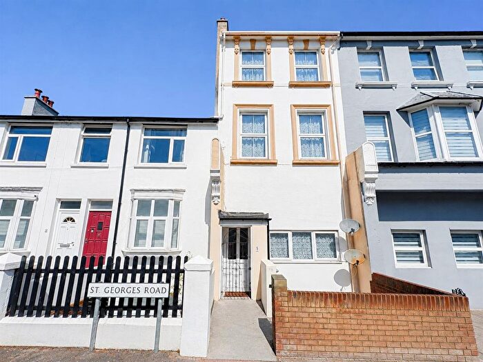 3 Bedroom Maisonette To Rent In St. Georges Road, Hastings, TN34