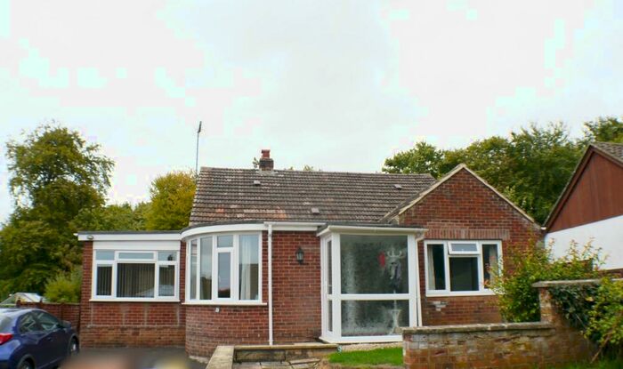 3 Bedroom Bungalow To Rent In Wilton, SP2