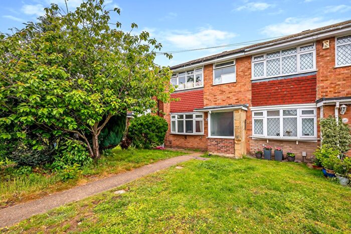 3 Bedroom Terraced House For Sale In Mark Close, Bexleyheath, DA7
