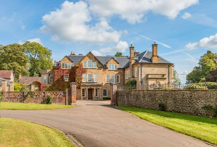 2 Bedroom Flat For Sale In Kirkdale Manor, Nawton, York, YO62
