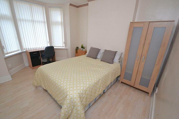 3 Bedroom Detached House To Rent In Bute Avenue, Lenton, Nottingham, NG7