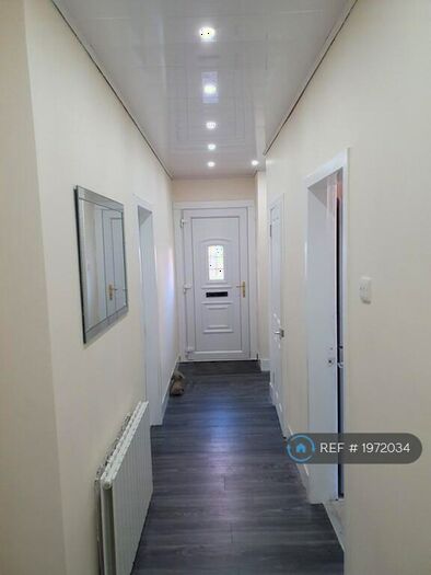 3 Bedroom Flat To Rent In Harport Street, Thornliebank, Glasgow, G46