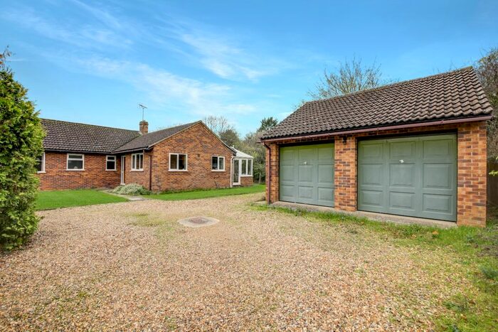 4 Bedroom Detached Bungalow For Sale In Moss Drive, Haslingfield, Cambridge, CB23